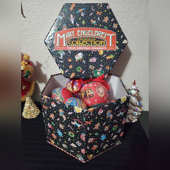 Mary Engelbreit Box Christmas Ornaments, 12 Mary Engelbreit Whimsical Joyful - Picture 7 of 9